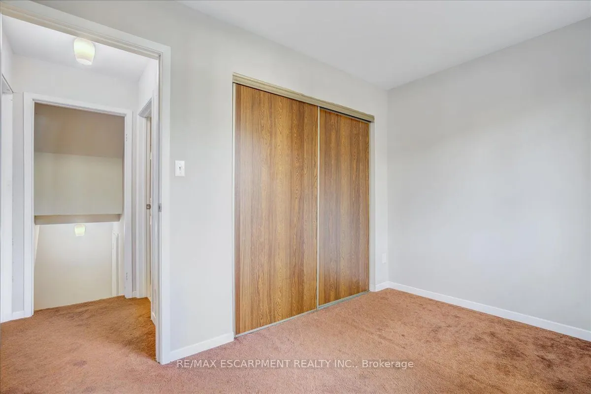 4252 Jefton Crescent, #Lower