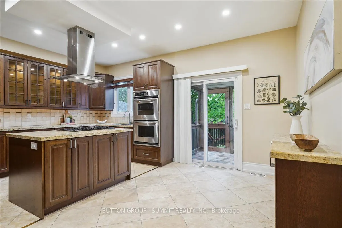 137 Eaglewood Boulevard