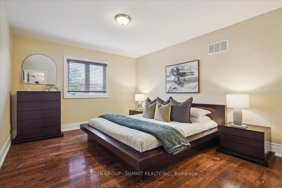 137 Eaglewood Boulevard