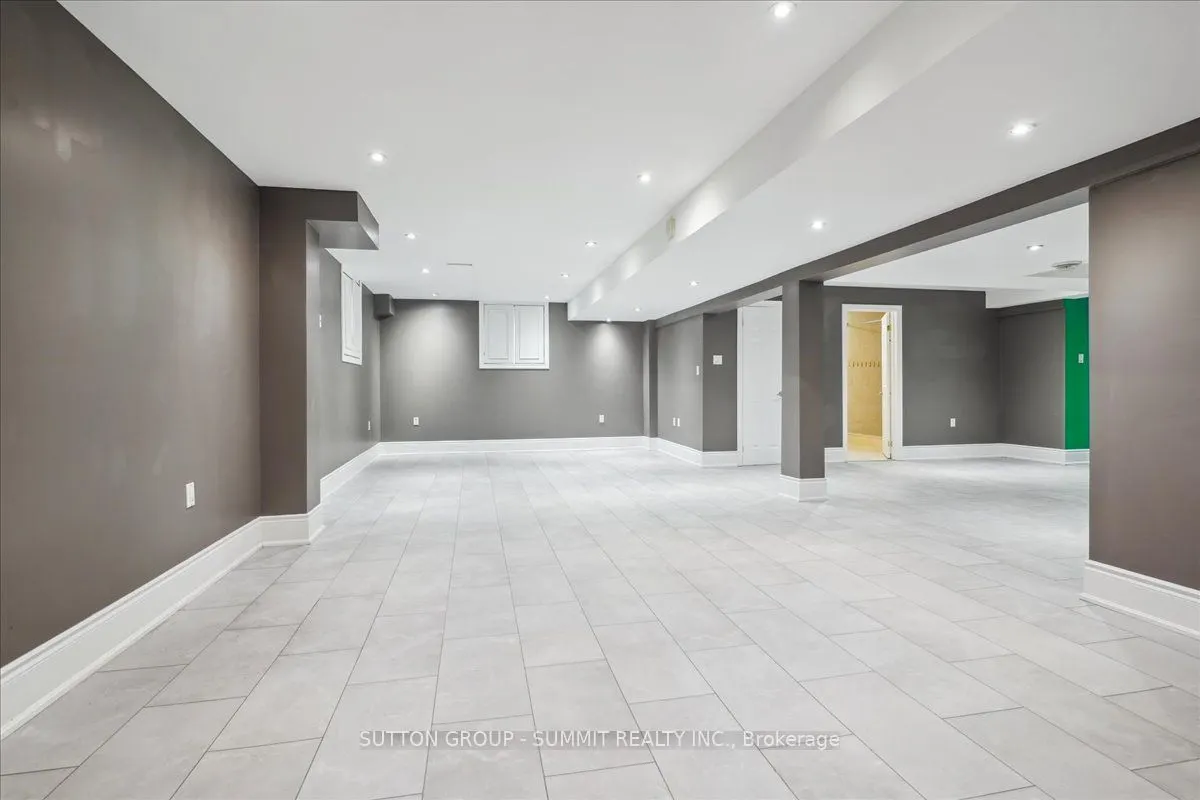 137 Eaglewood Boulevard