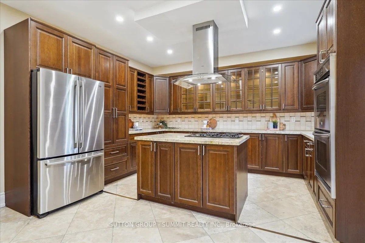 137 Eaglewood Boulevard