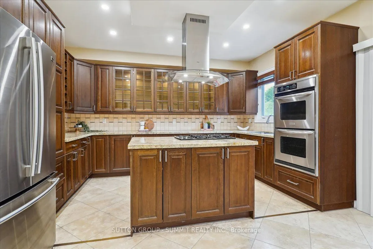 137 Eaglewood Boulevard