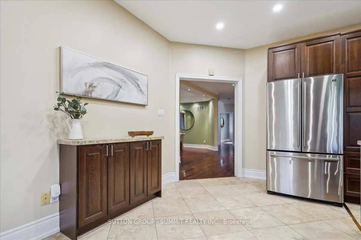 137 Eaglewood Boulevard
