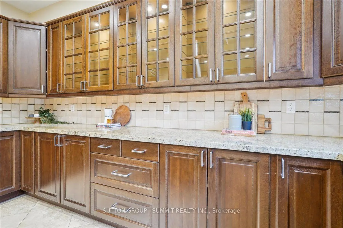 137 Eaglewood Boulevard