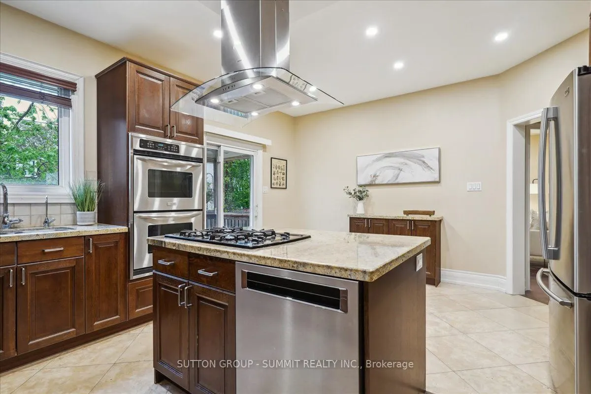 137 Eaglewood Boulevard