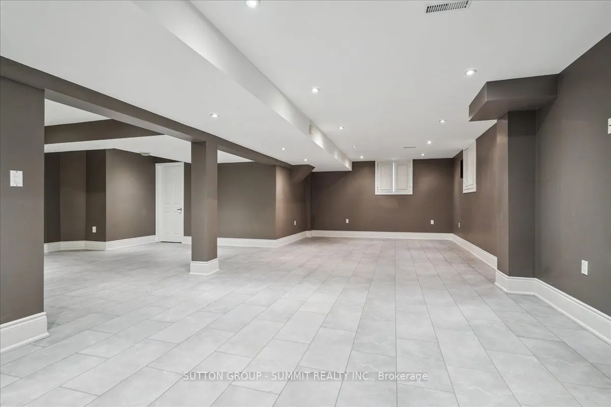 137 Eaglewood Boulevard
