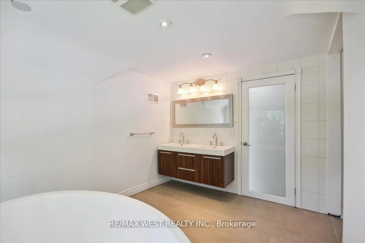 468 Lynd Avenue
