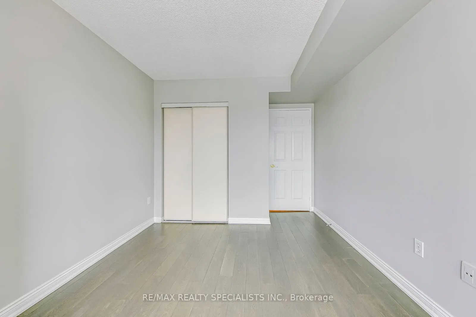 2177 Burnhamthorpe Road W, #1605