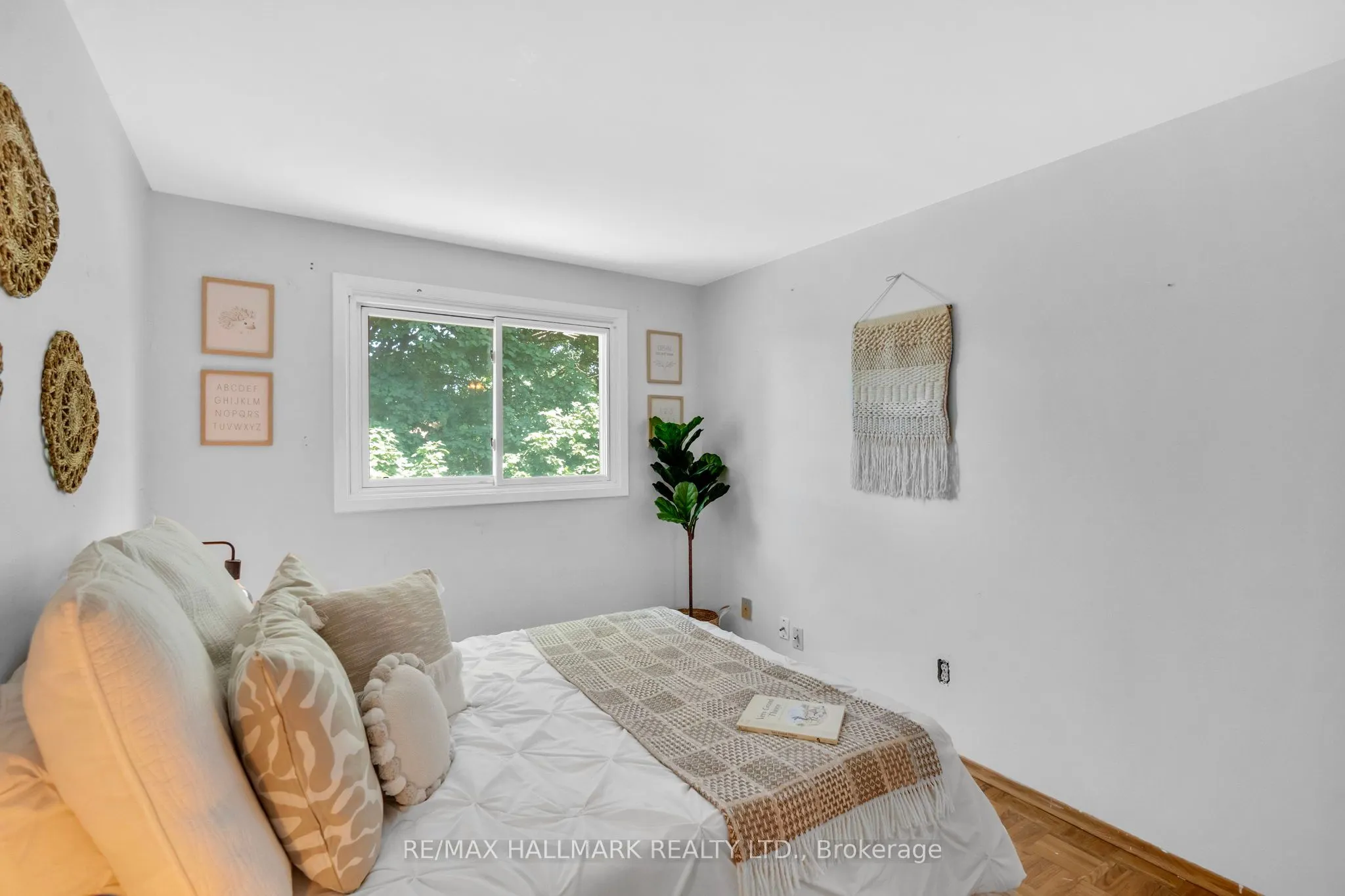3458 Martins Pine Crescent