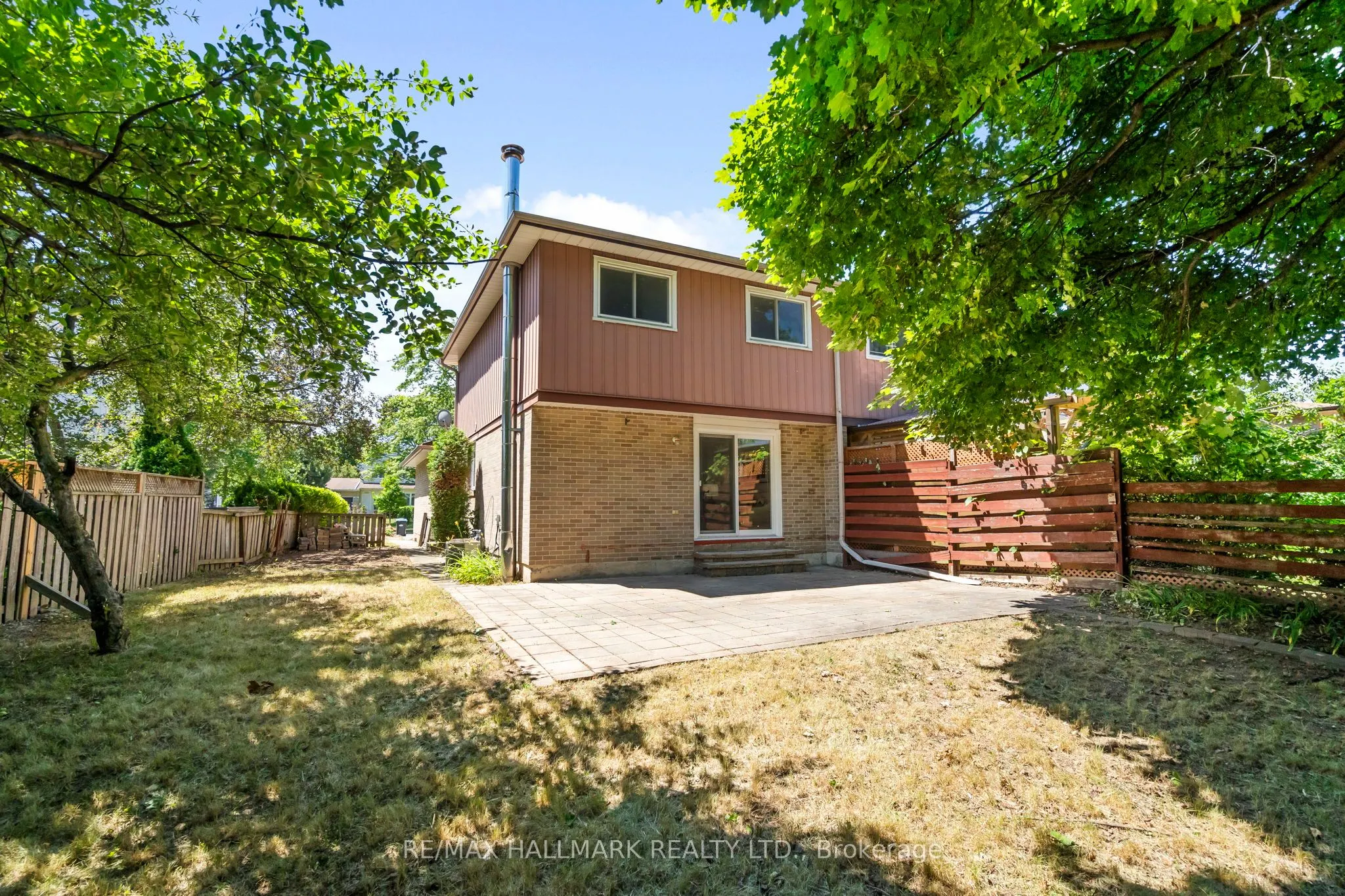 3458 Martins Pine Crescent