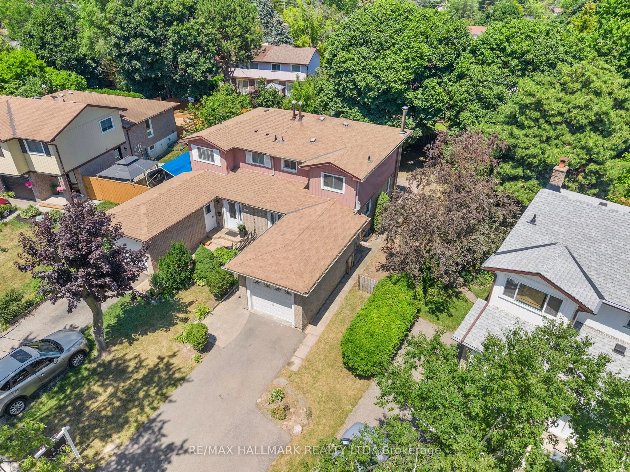 3458 Martins Pine Crescent