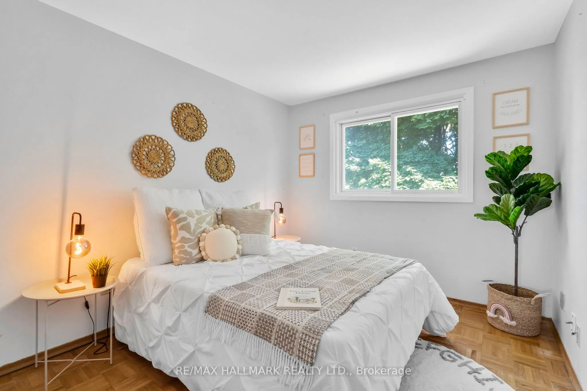 3458 Martins Pine Crescent