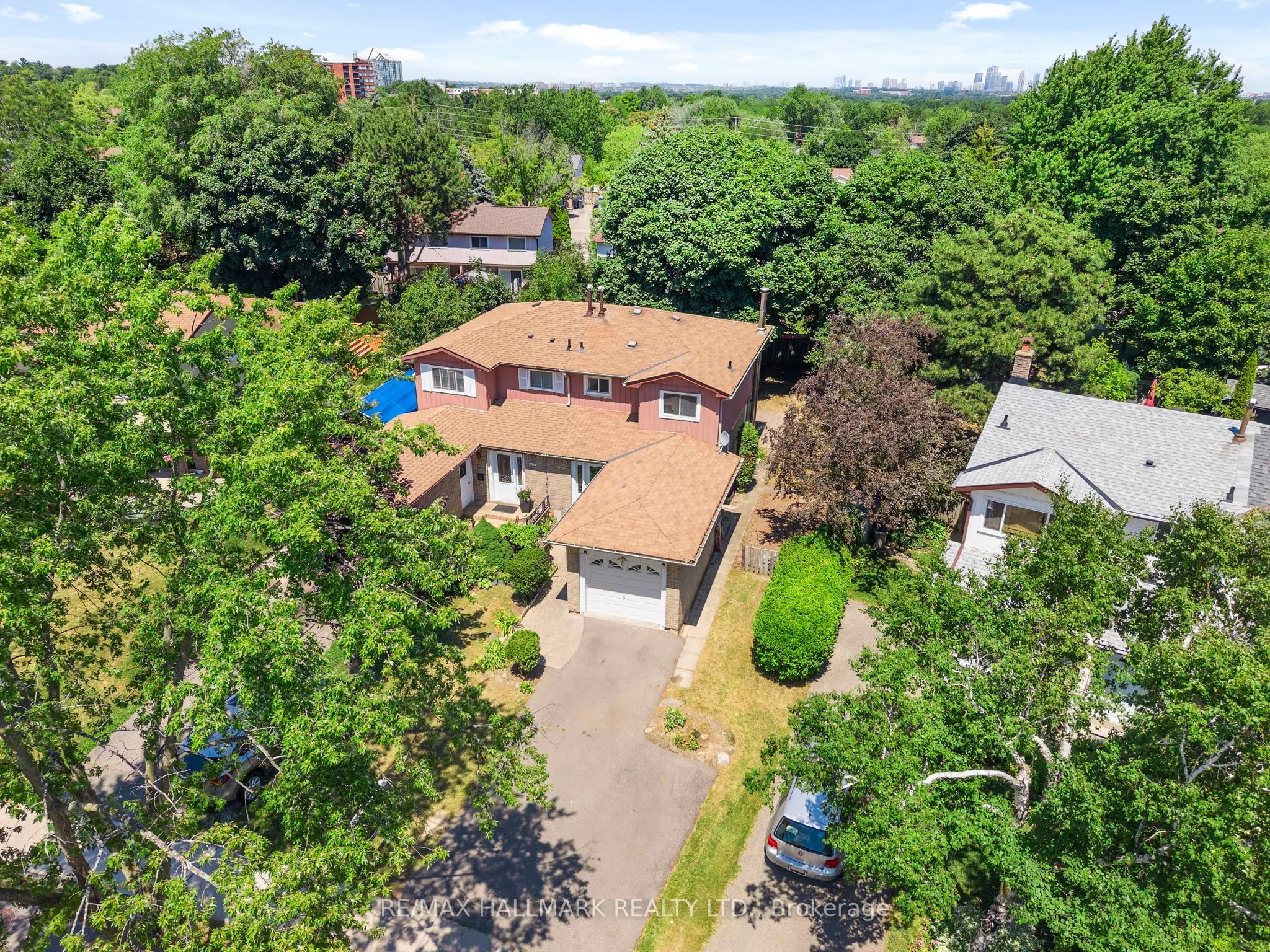 3458 Martins Pine Crescent