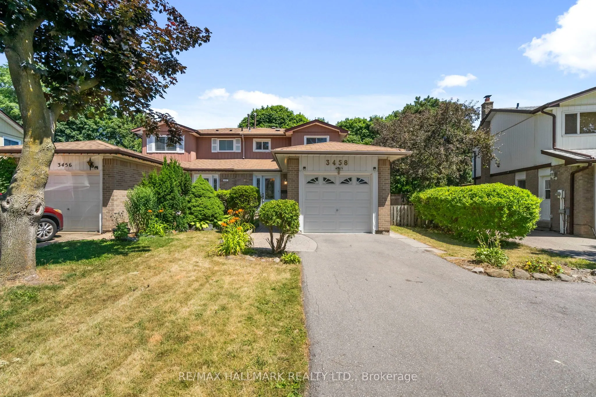 3458 Martins Pine Crescent
