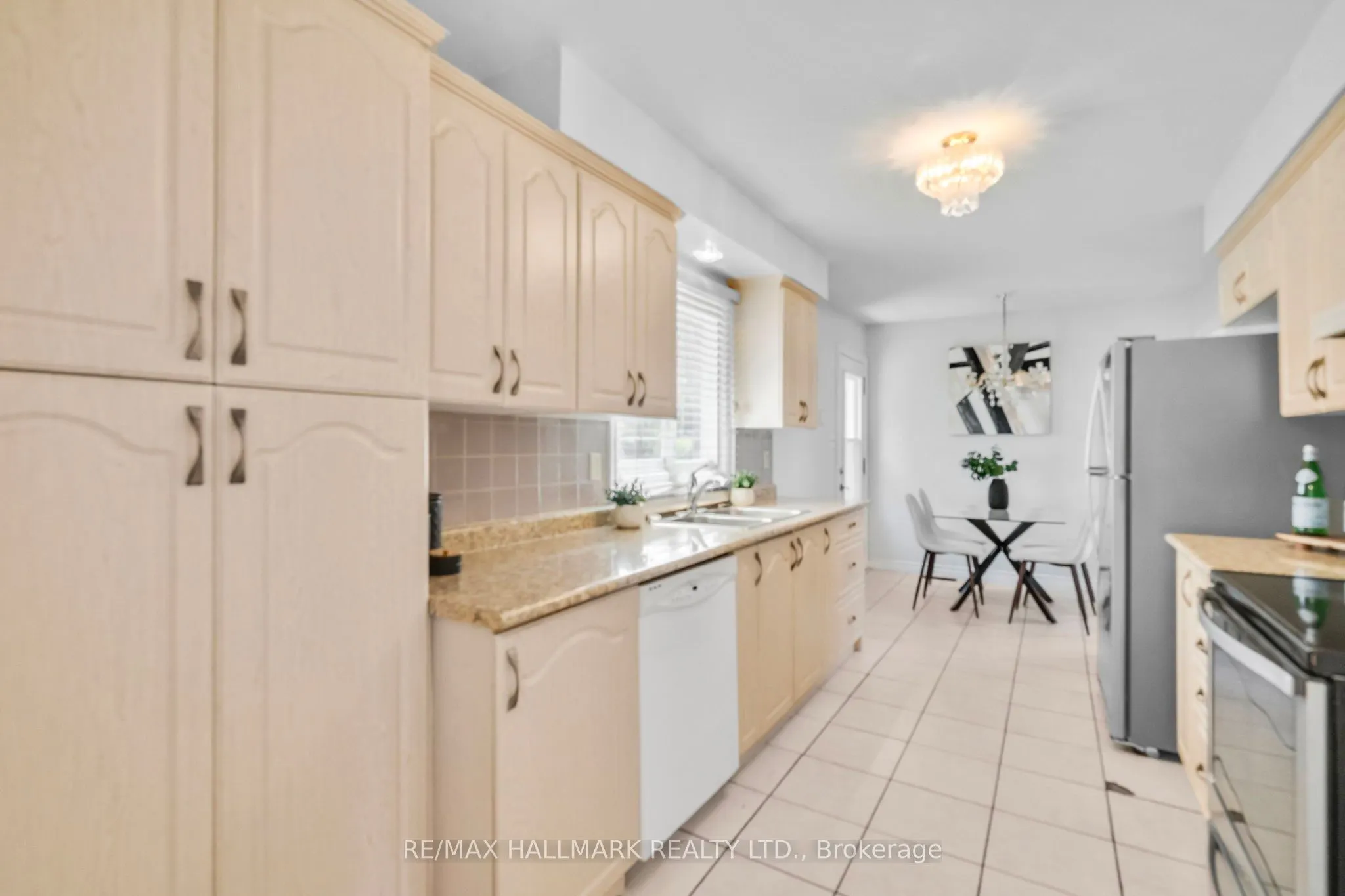 3458 Martins Pine Crescent