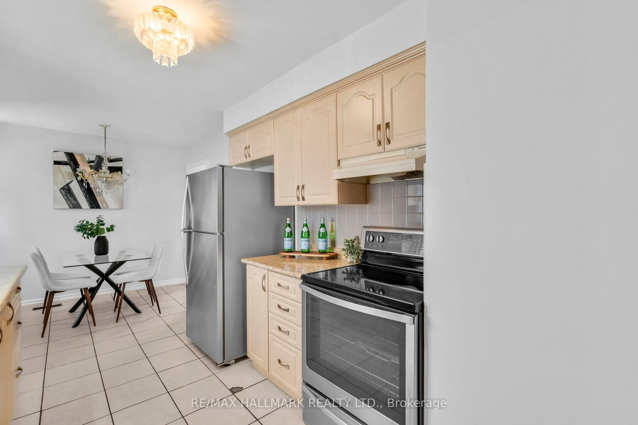 3458 Martins Pine Crescent
