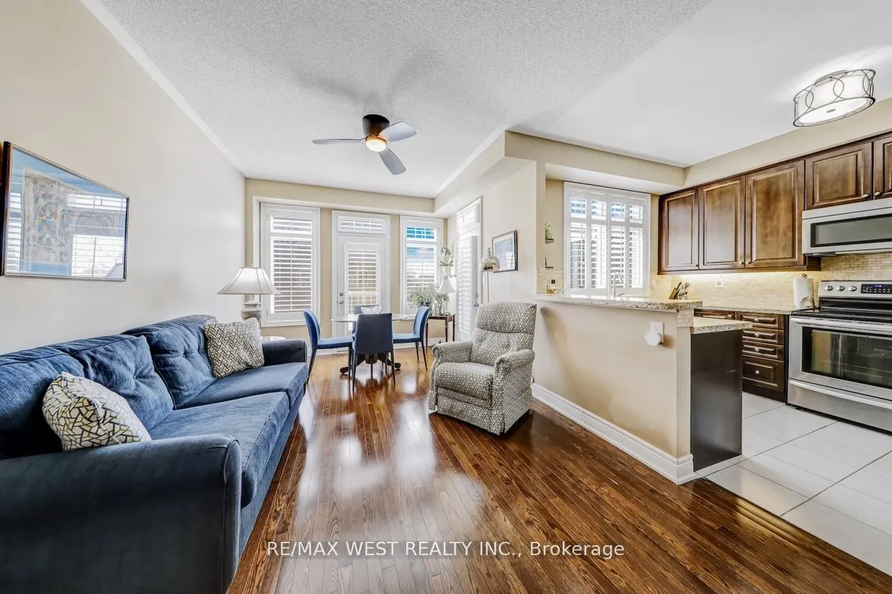 2036 Lakeshore Road W