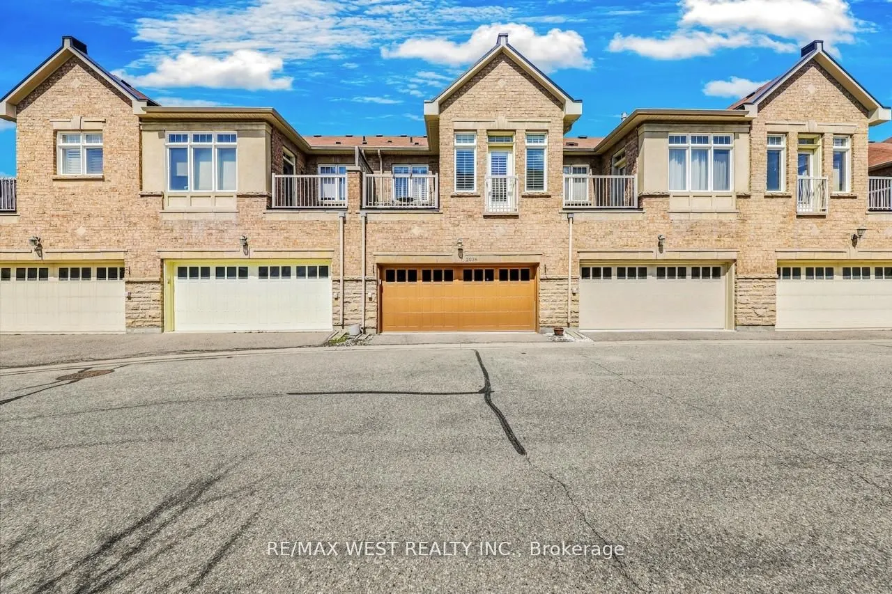 2036 Lakeshore Road W