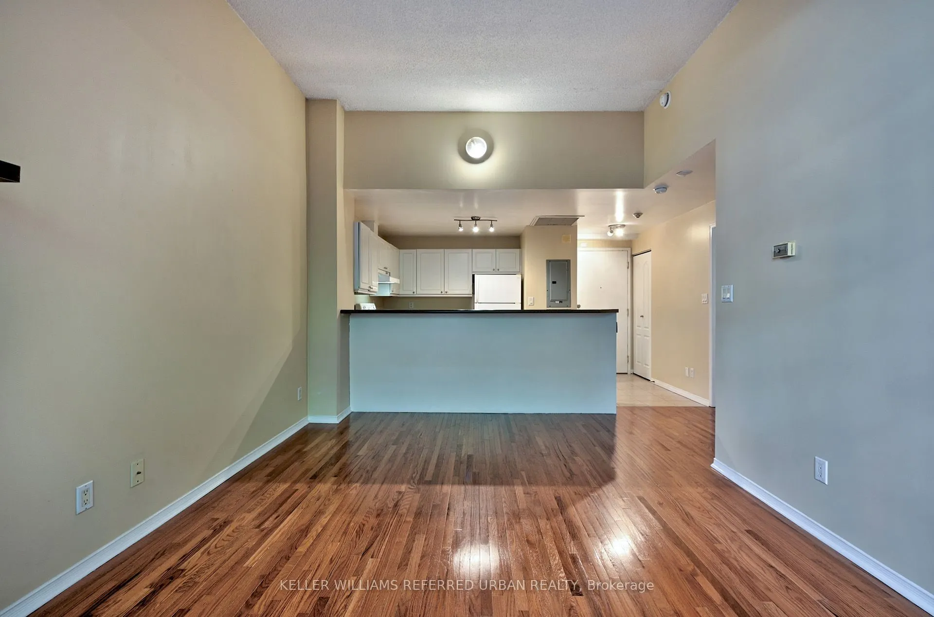 4198 Dundas Street W, #210
