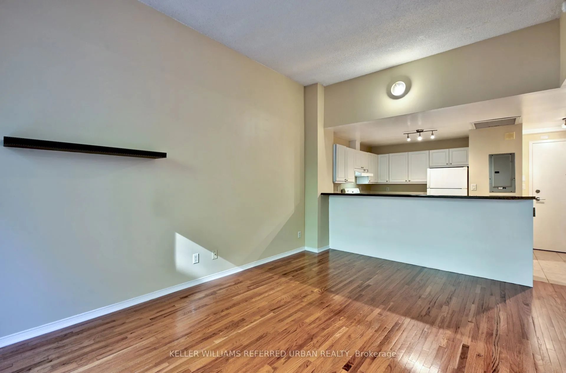4198 Dundas Street W, #210