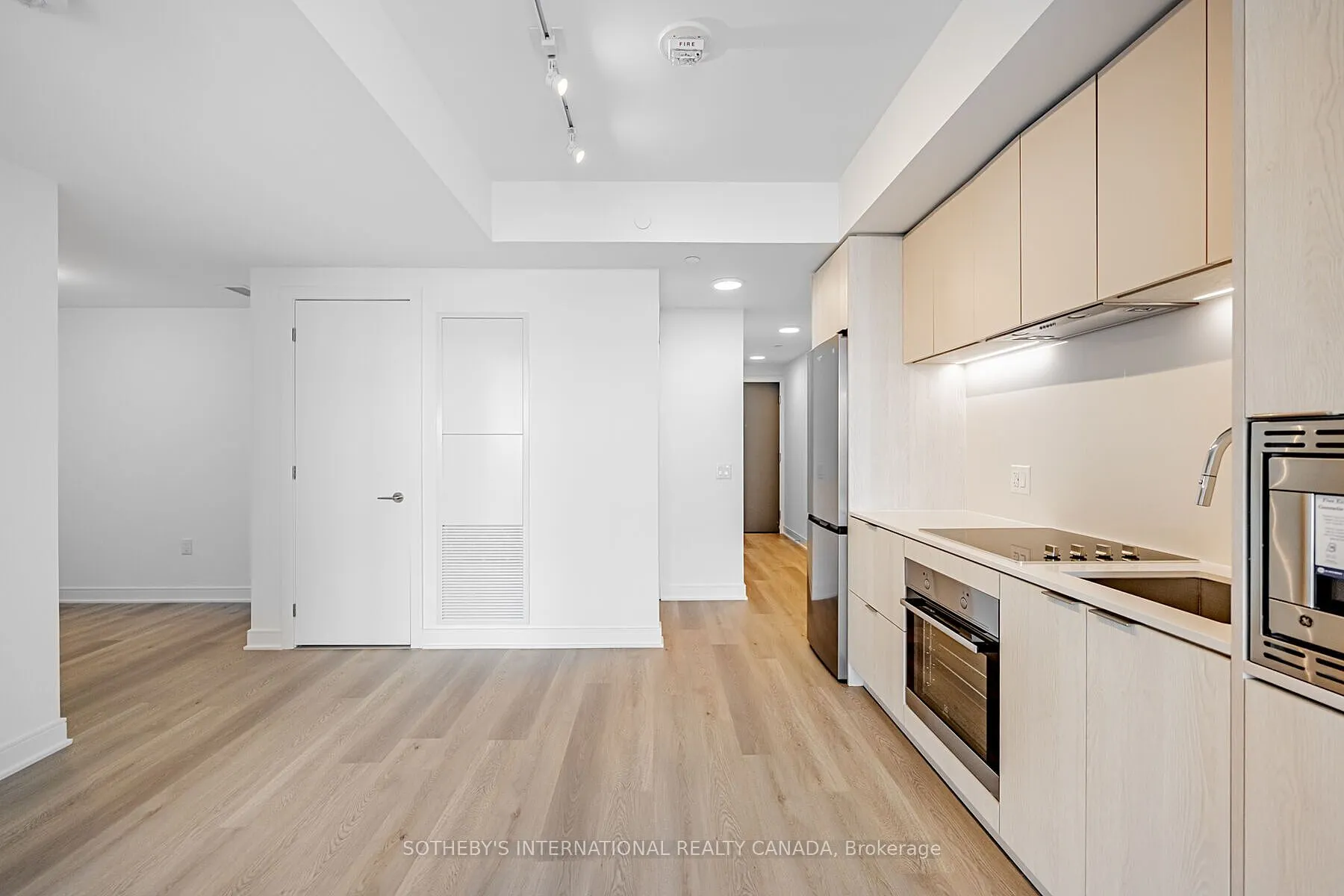 86 Dundas Street E, #1521