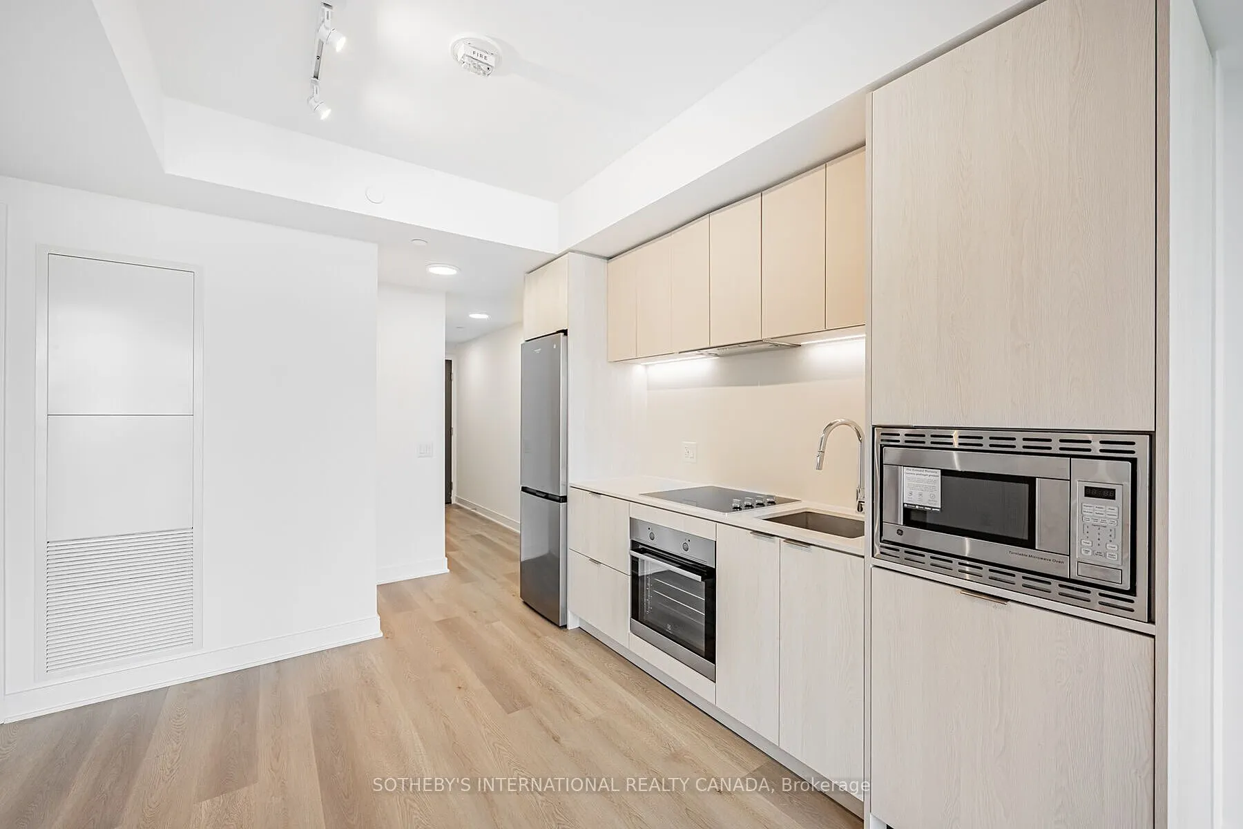 86 Dundas Street E, #1521