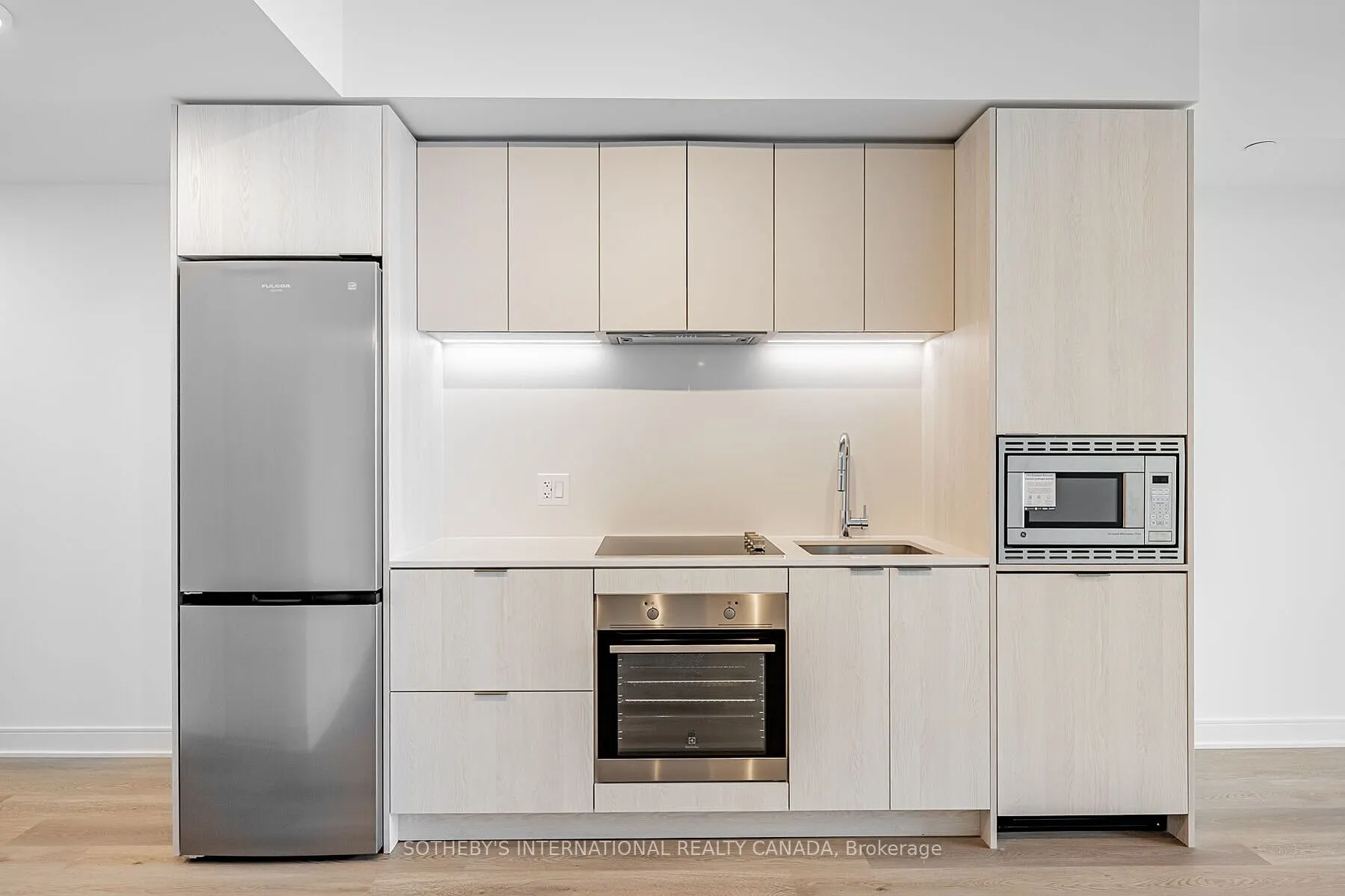 86 Dundas Street E, #1521