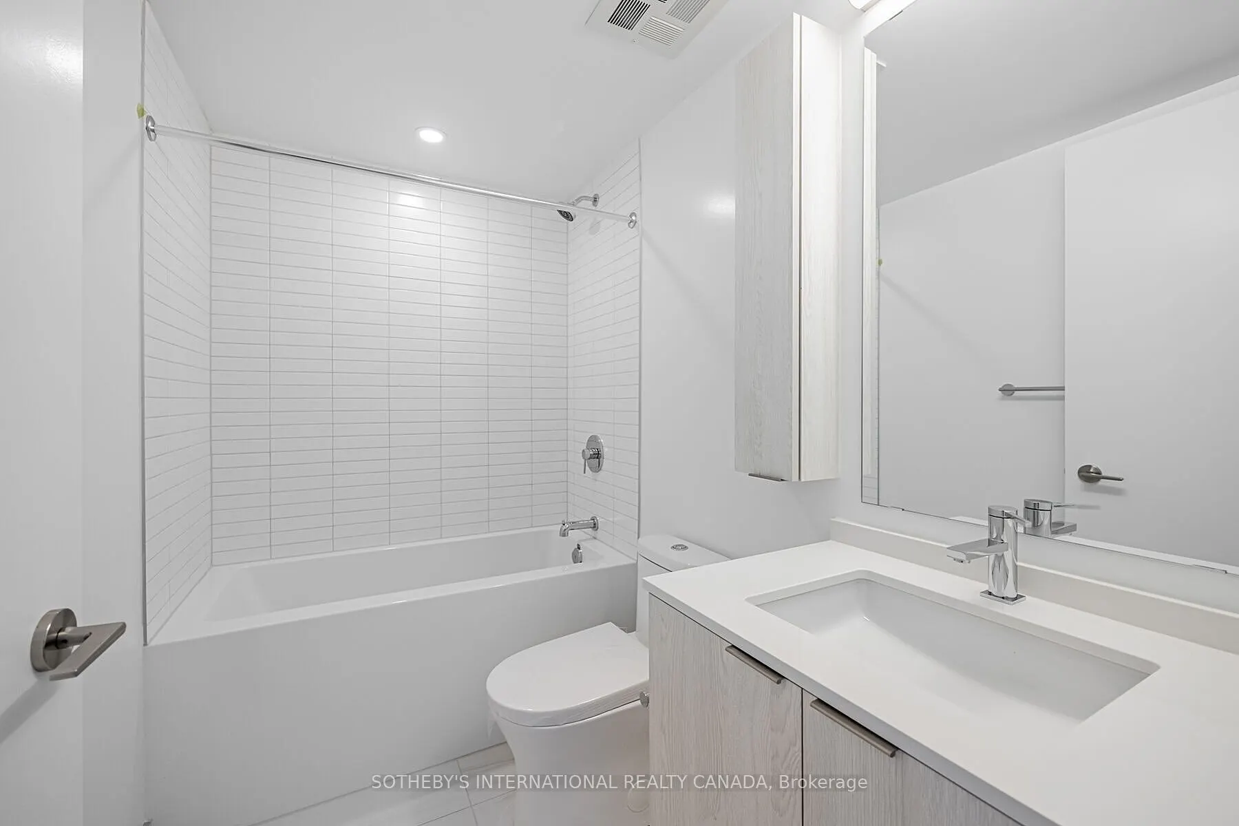 86 Dundas Street E, #1521