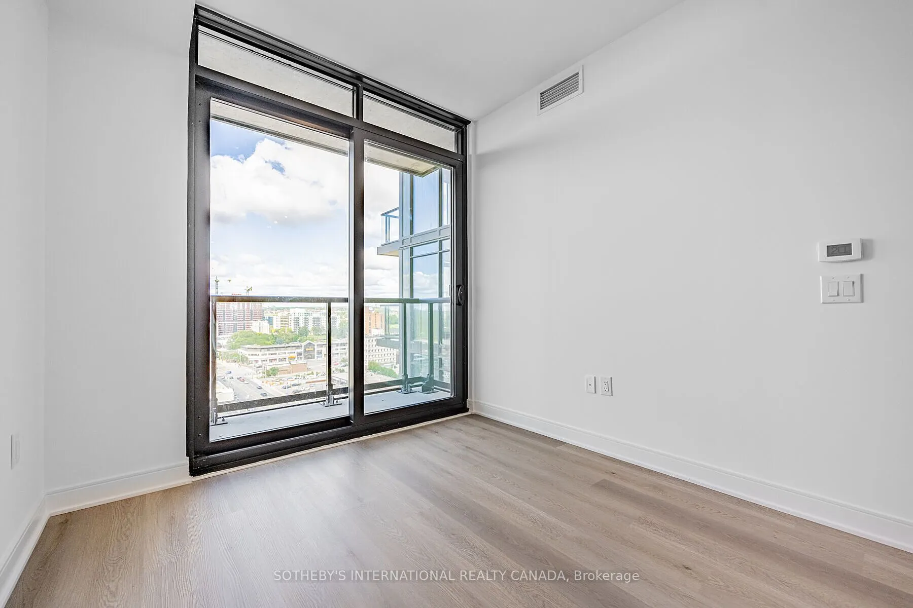 86 Dundas Street E, #1521
