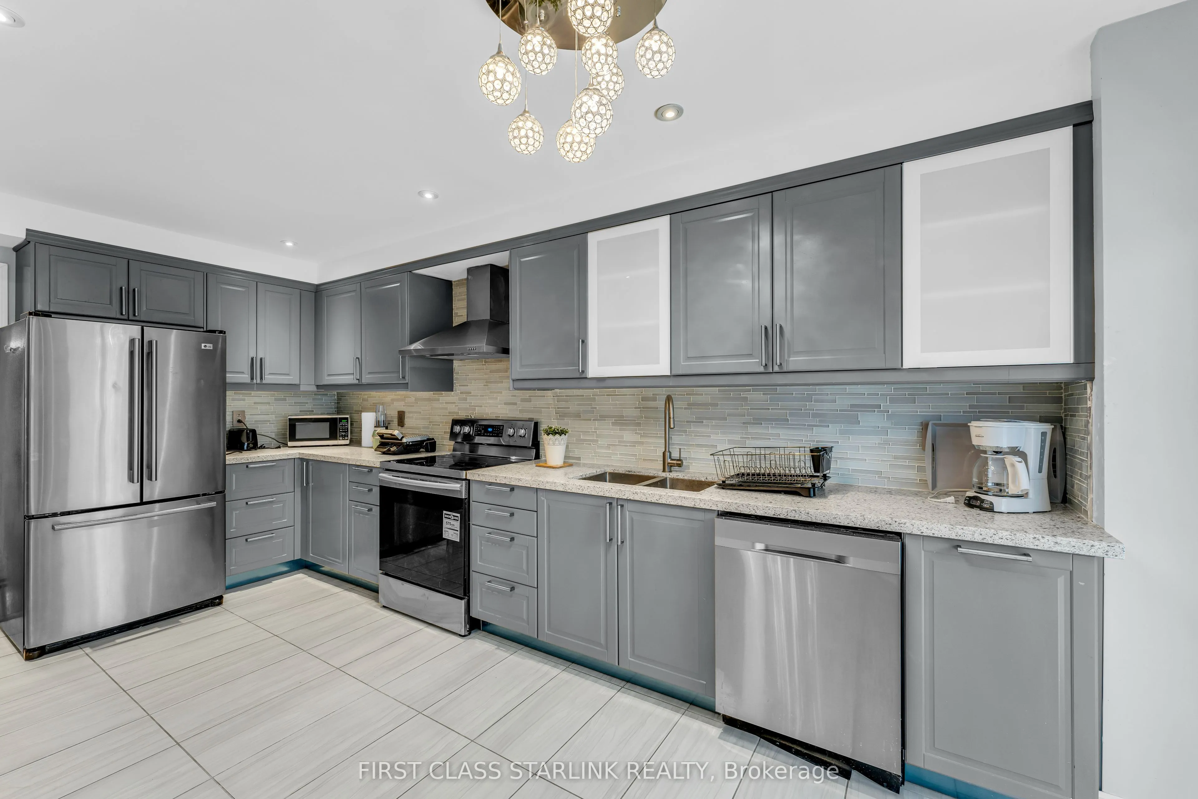 1048 Charminster Crescent, #Upper