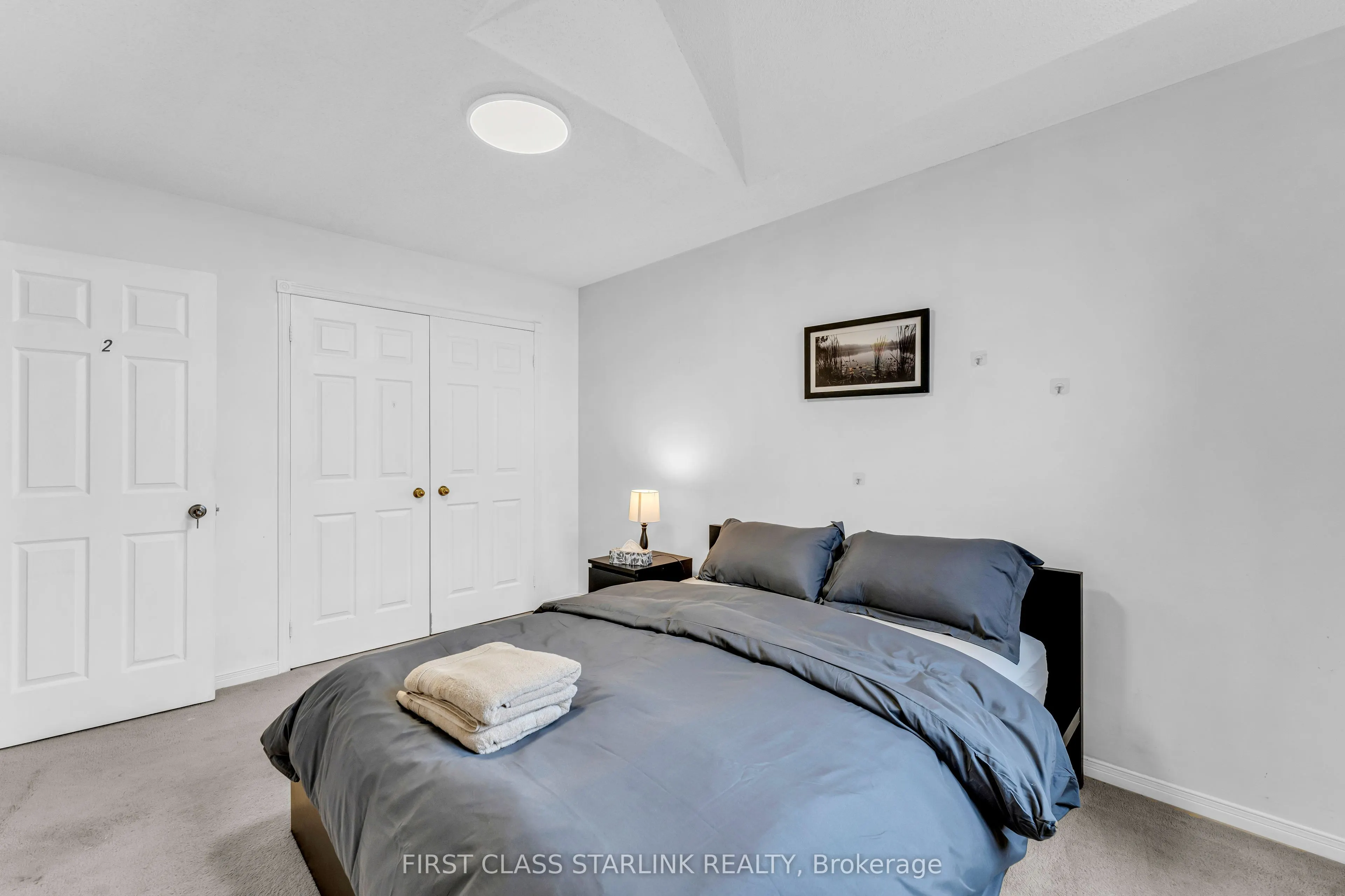 1048 Charminster Crescent, #Upper
