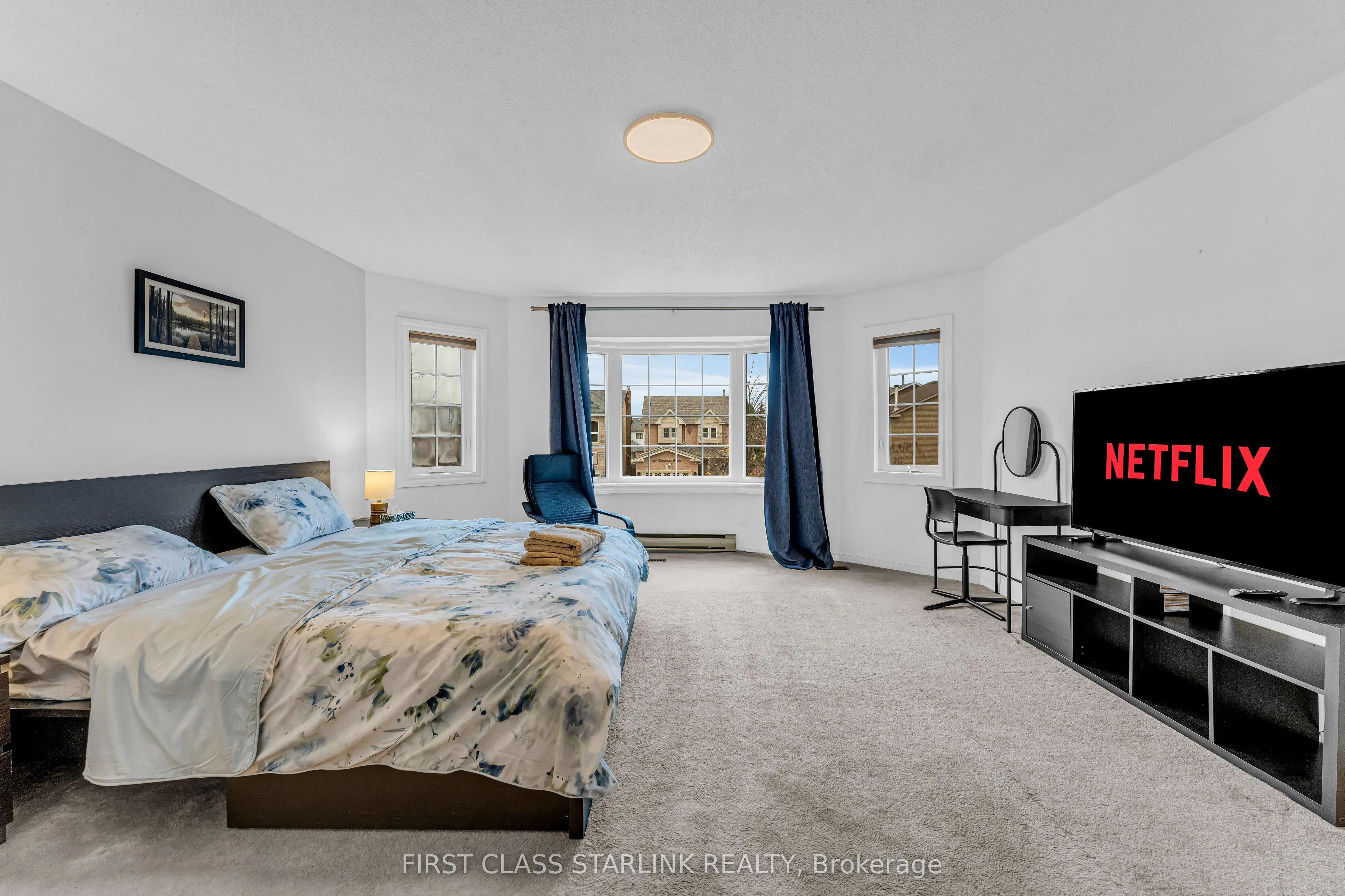 1048 Charminster Crescent, #Upper