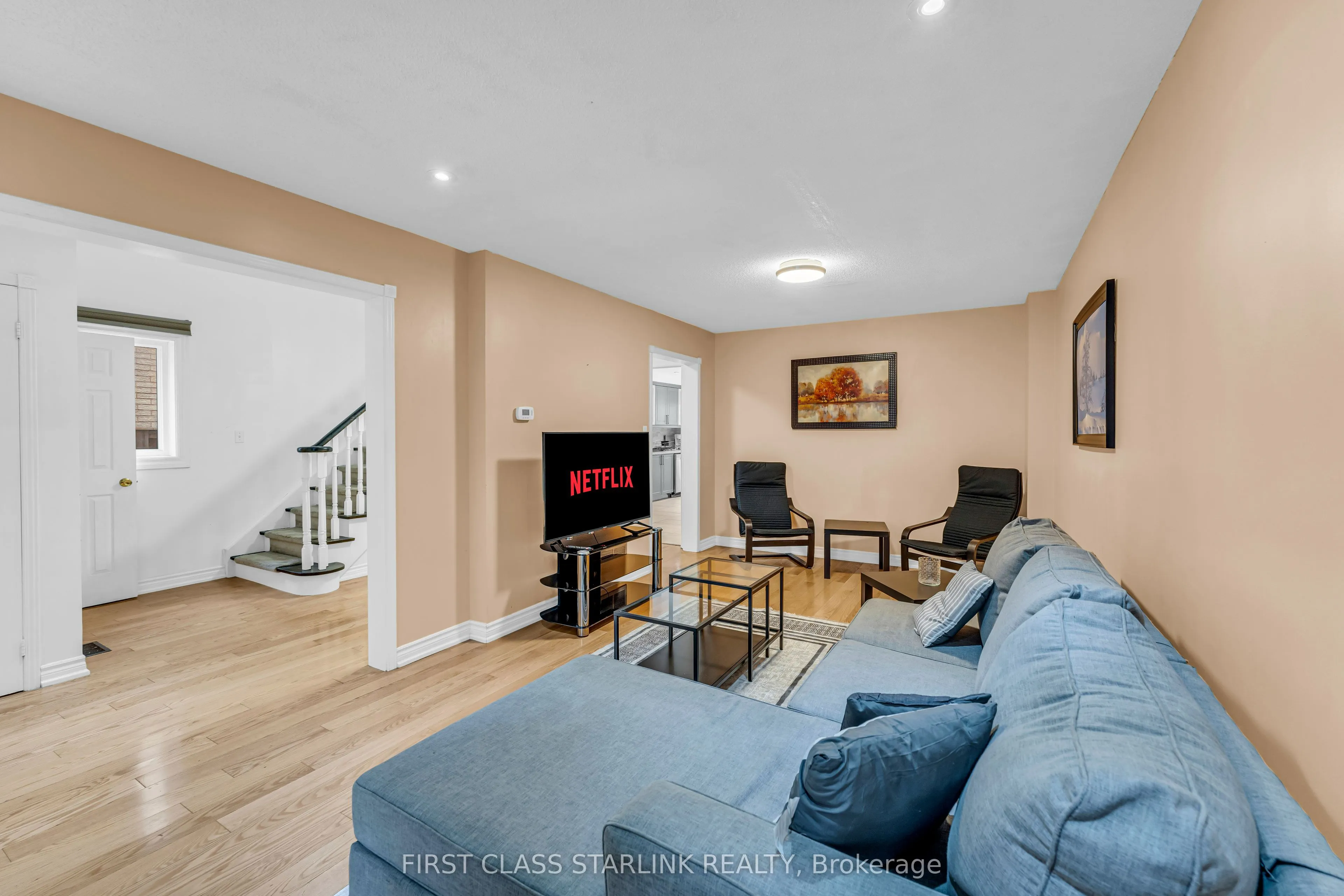 1048 Charminster Crescent, #Upper