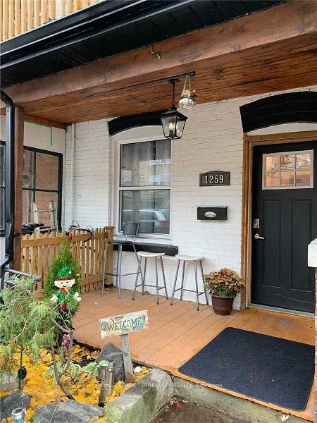 1259 Davenport Road