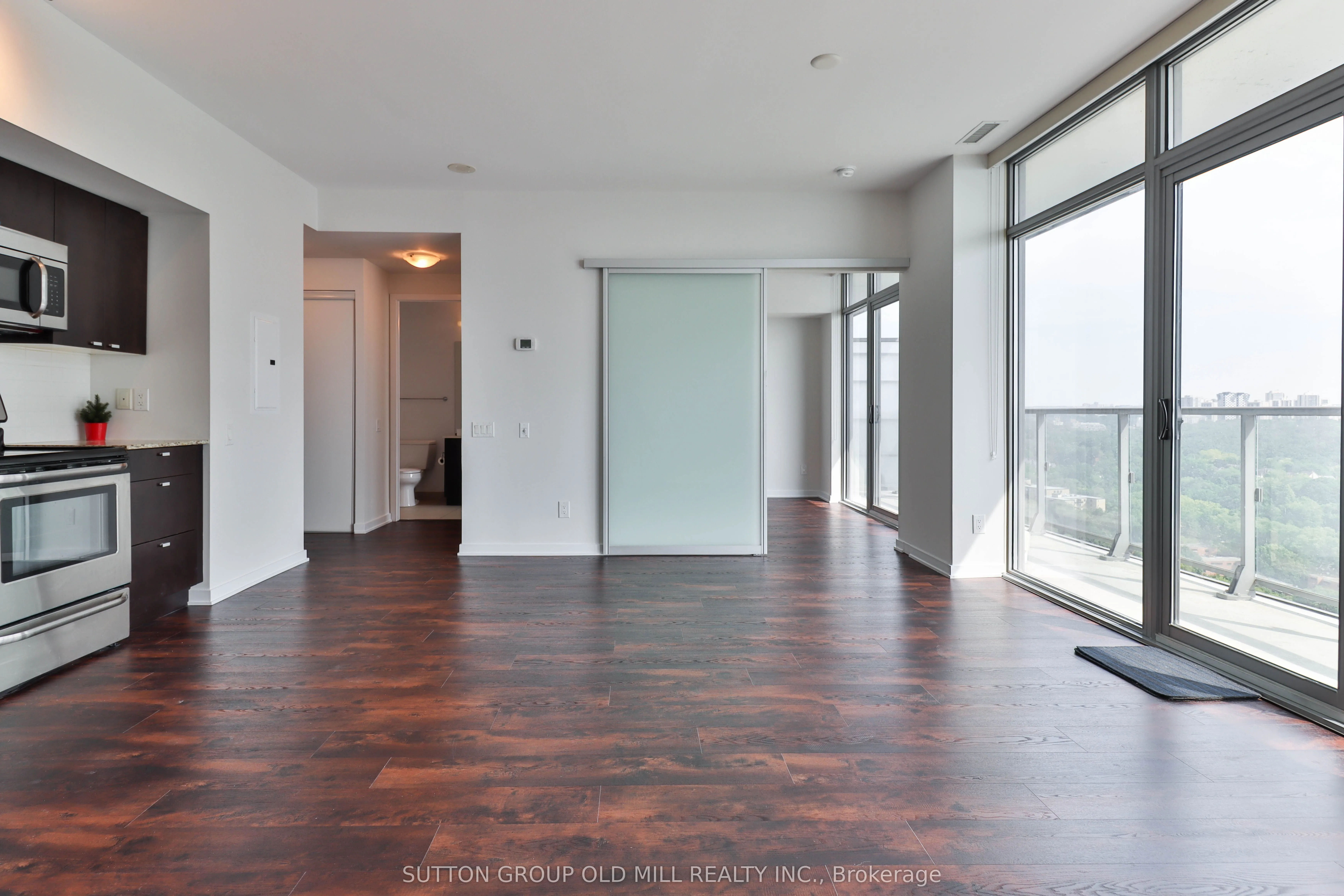 105 The Queensway, #2516