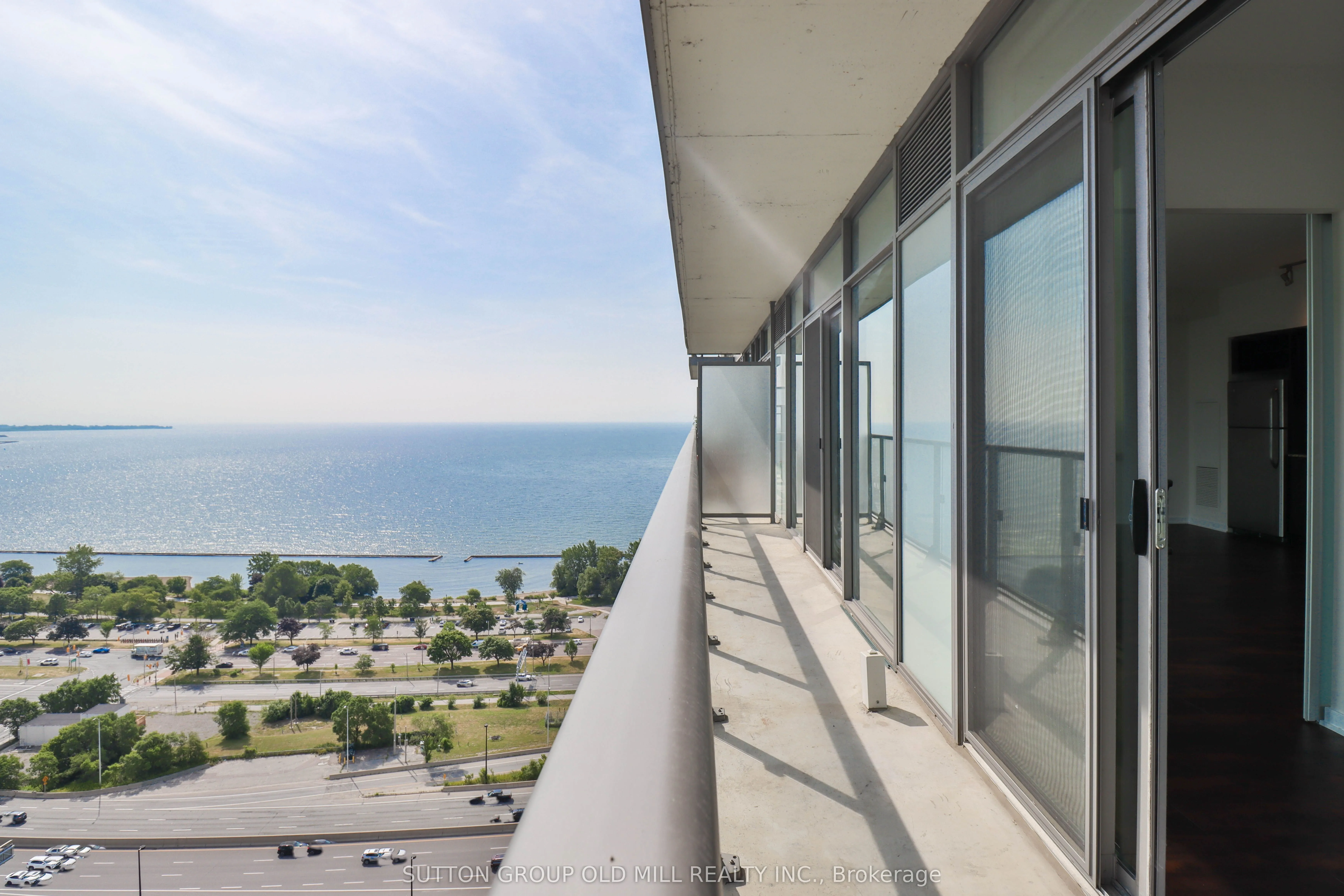 105 The Queensway, #2516