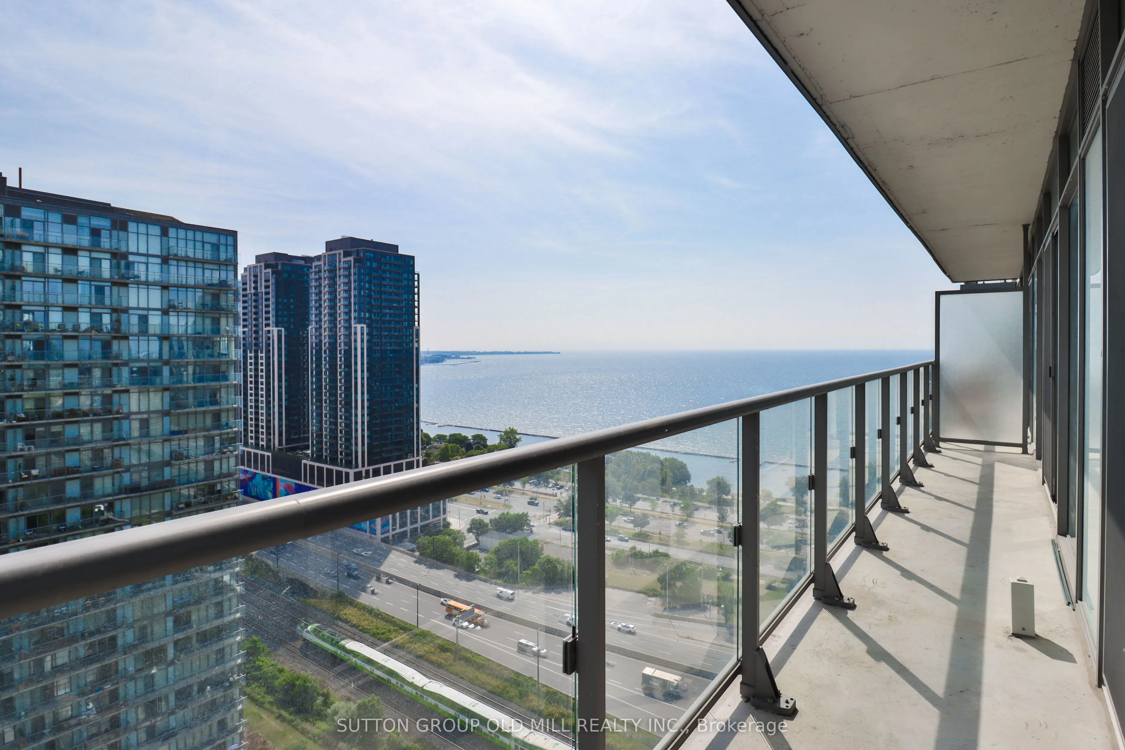 105 The Queensway, #2516