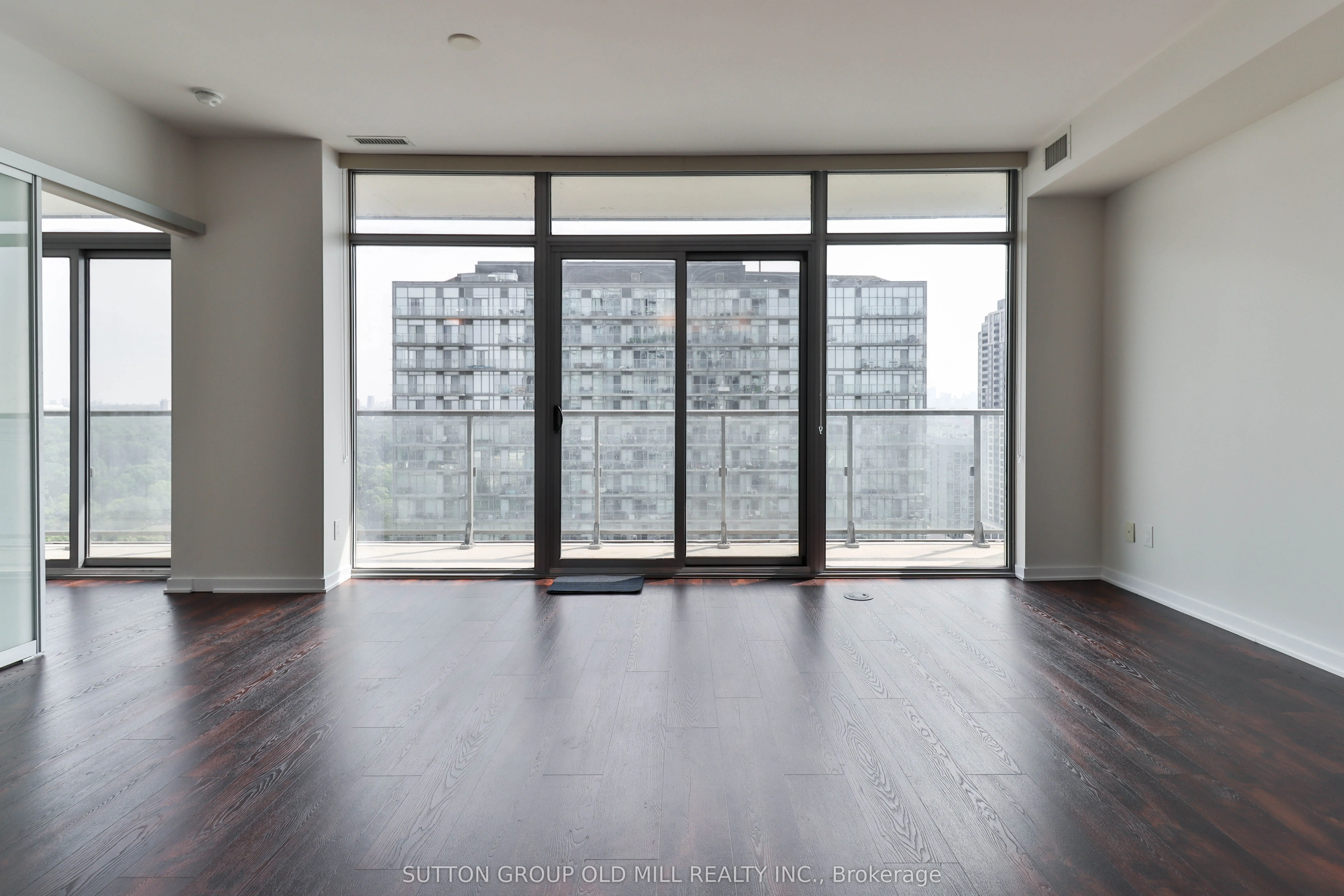 105 The Queensway, #2516