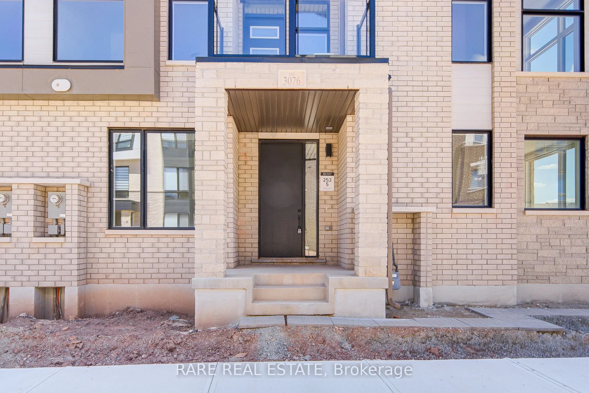 3076 Welsman Gardens