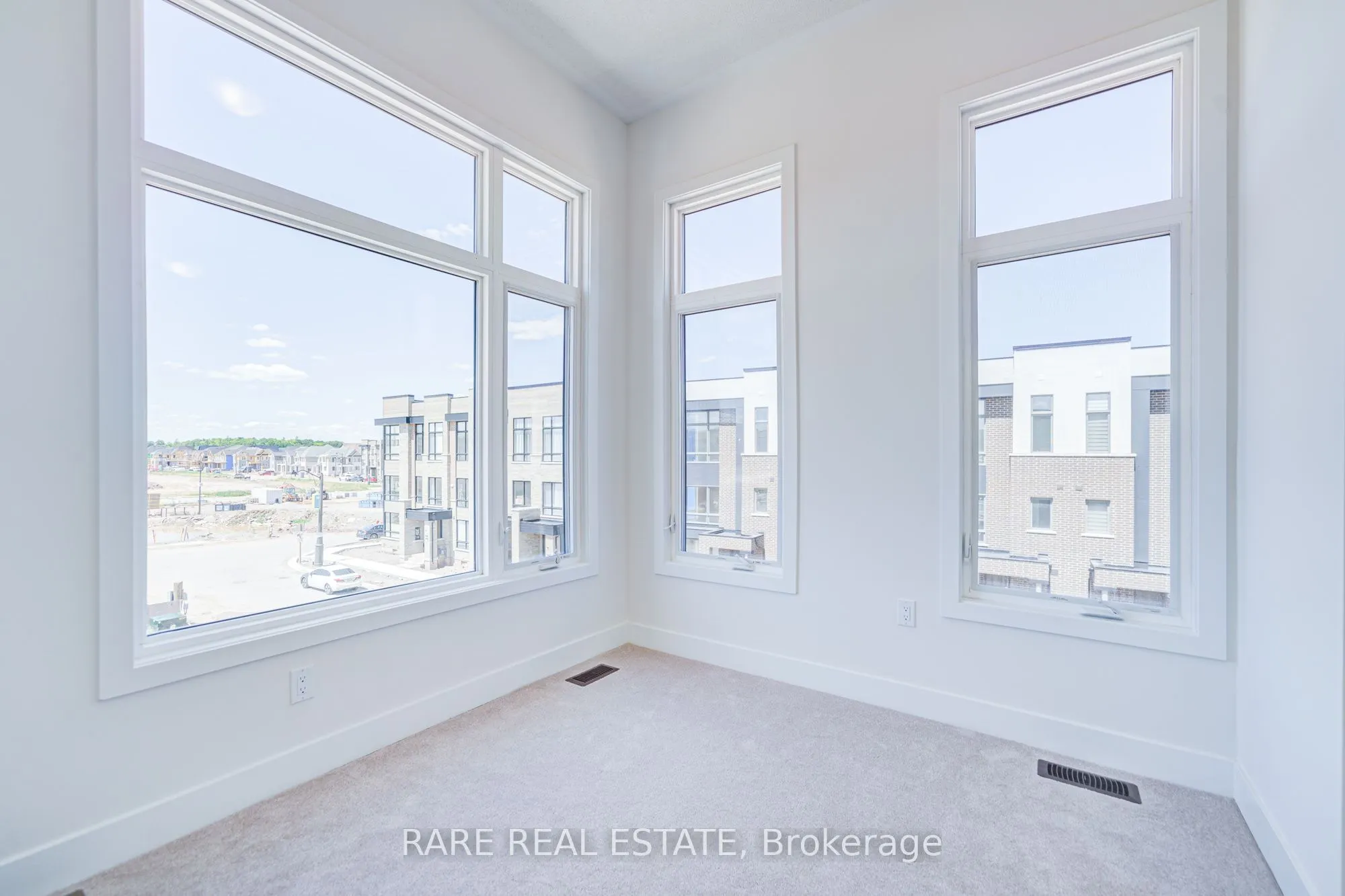 3076 Welsman Gardens