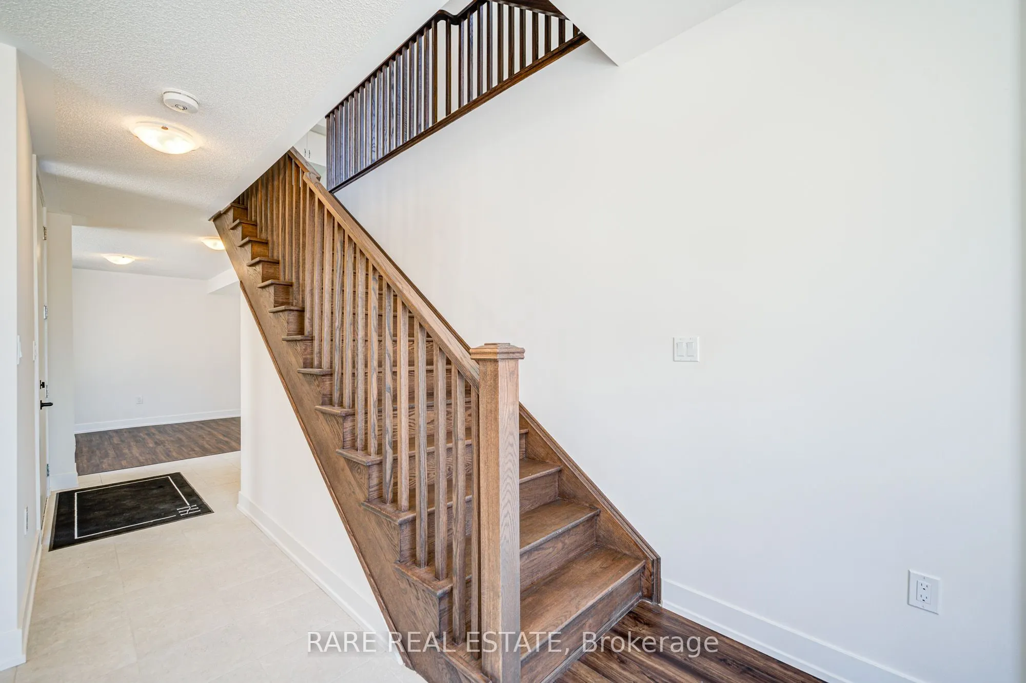 3076 Welsman Gardens
