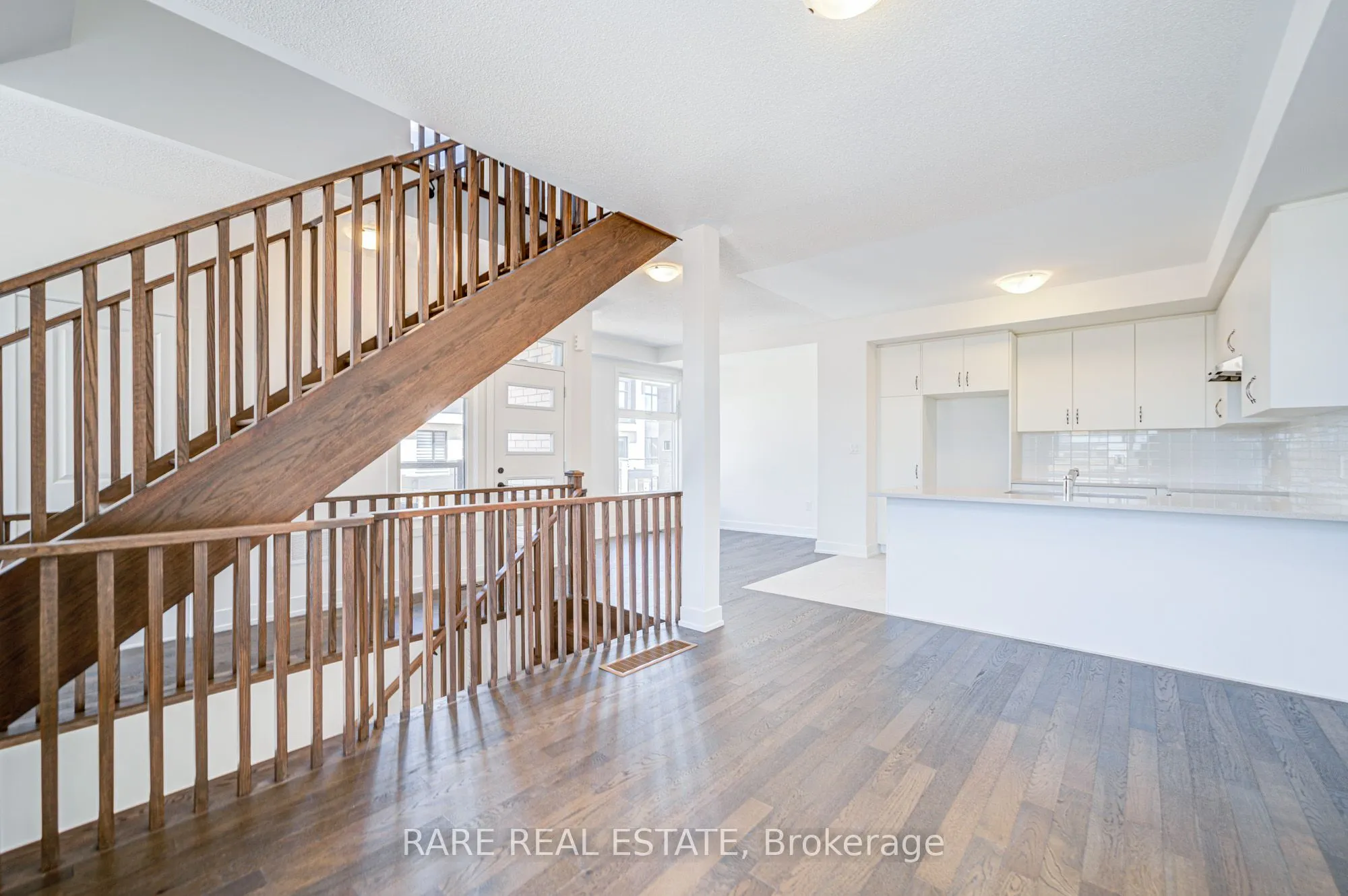 3076 Welsman Gardens