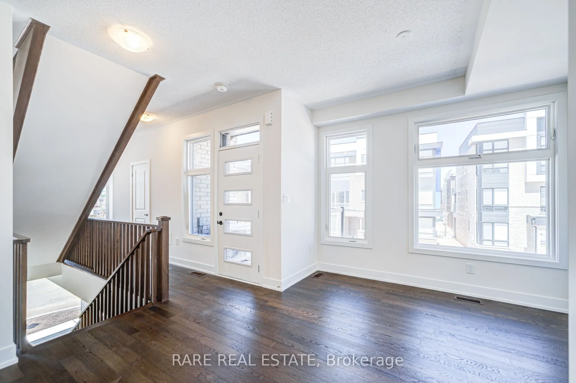 3076 Welsman Gardens
