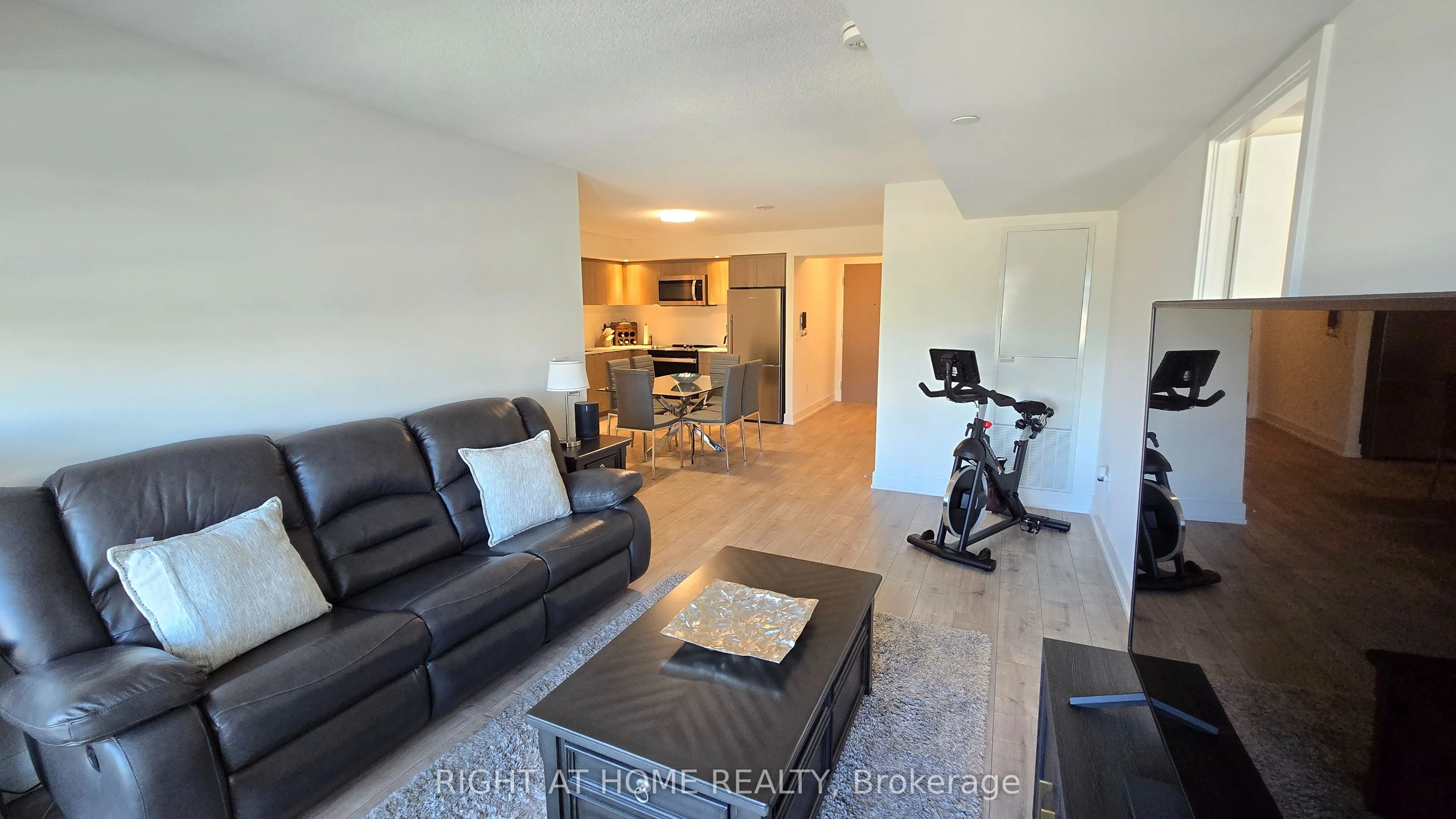 10 Eva Road, #507