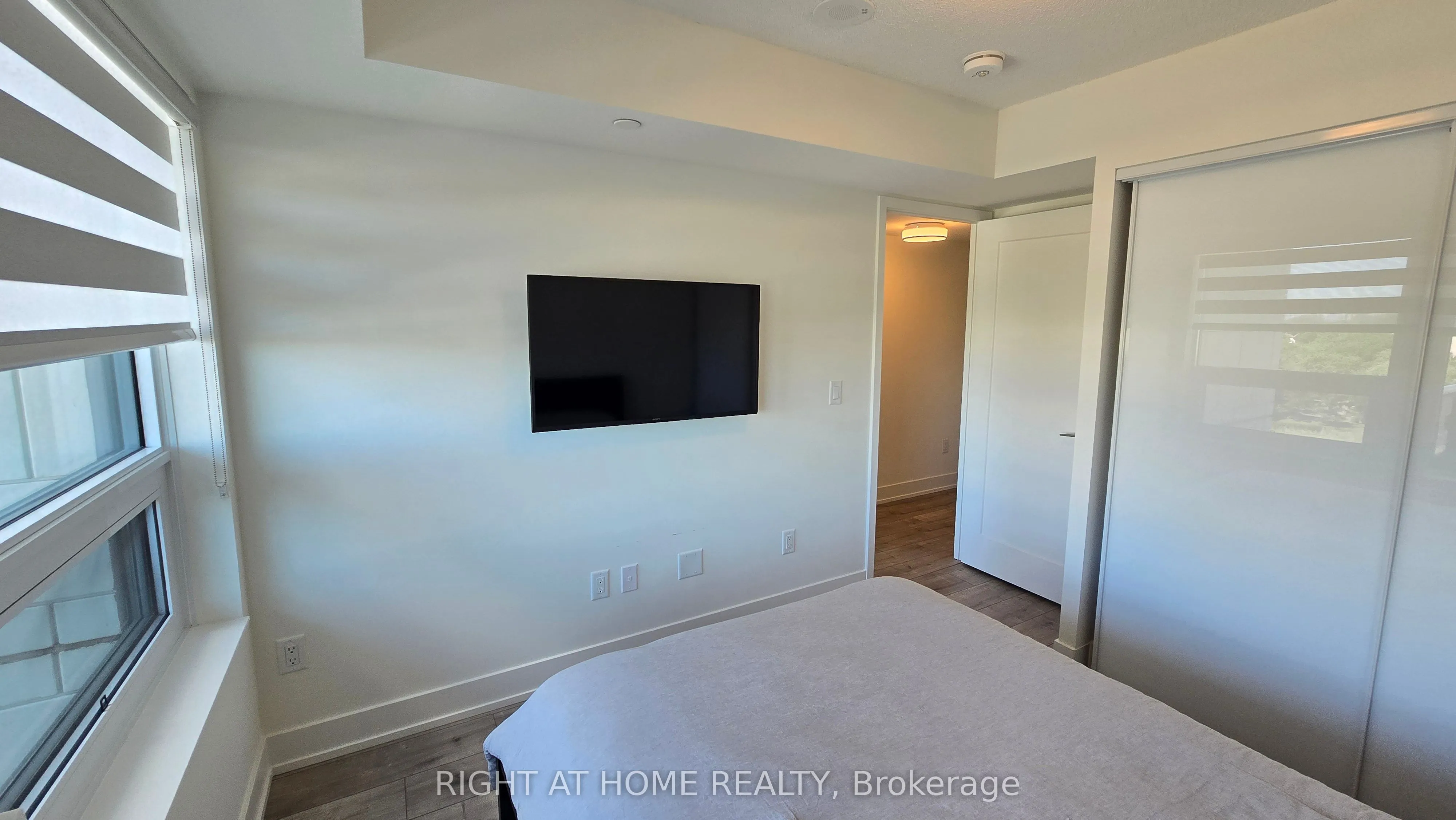 10 Eva Road, #507