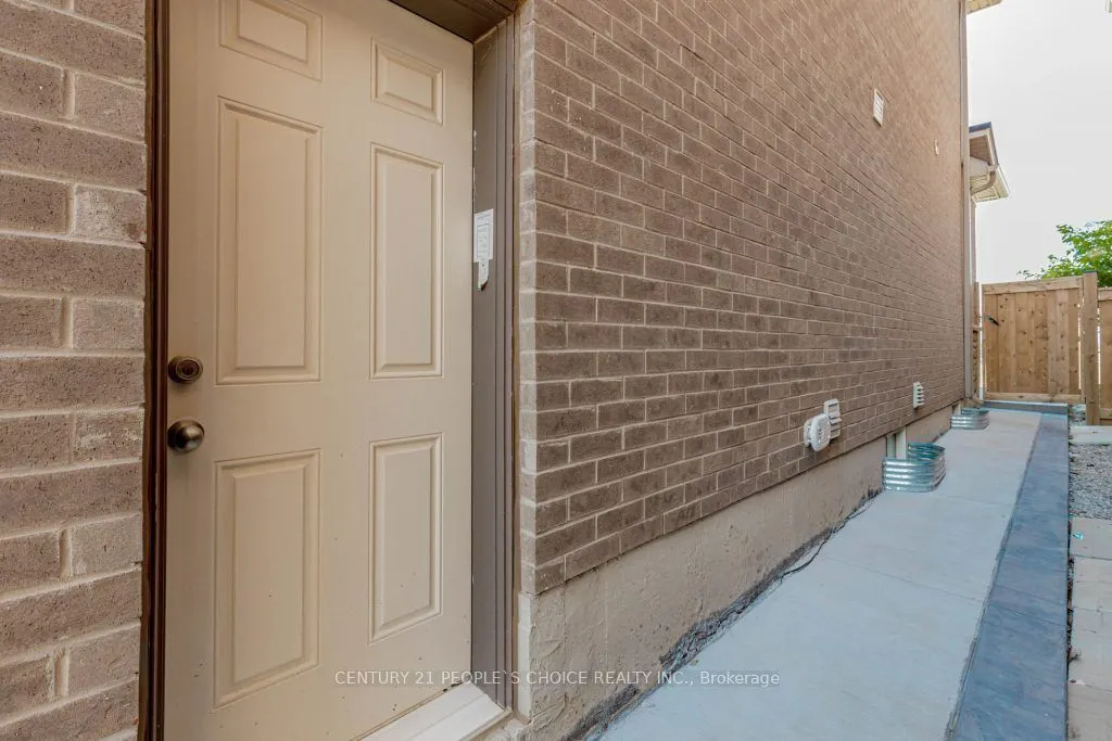 1221 Hazel Way