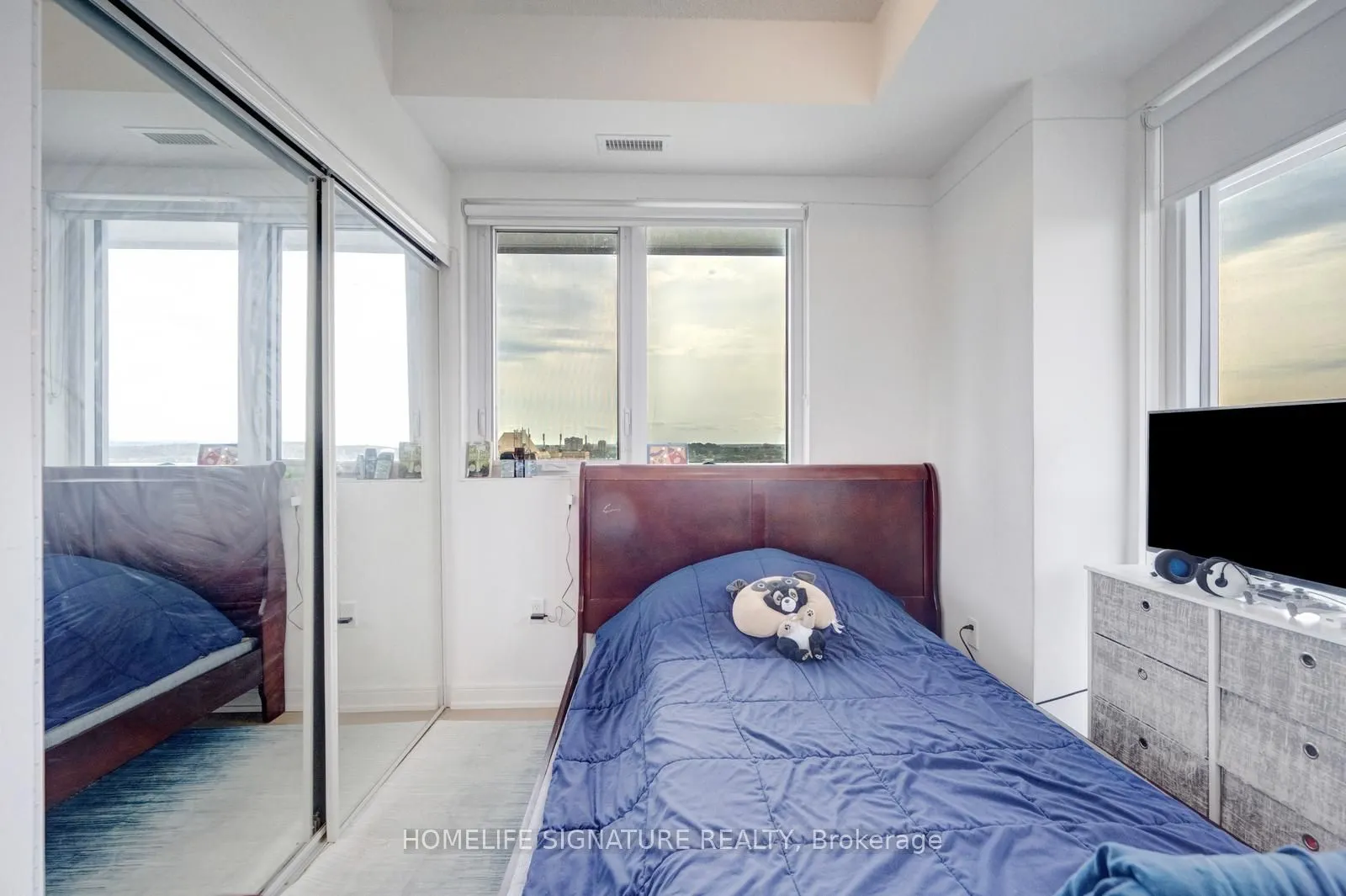 8 Nahani Way, #1006
