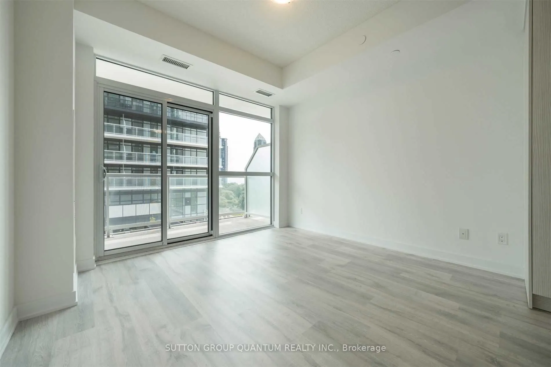 251 Manitoba Street, #614