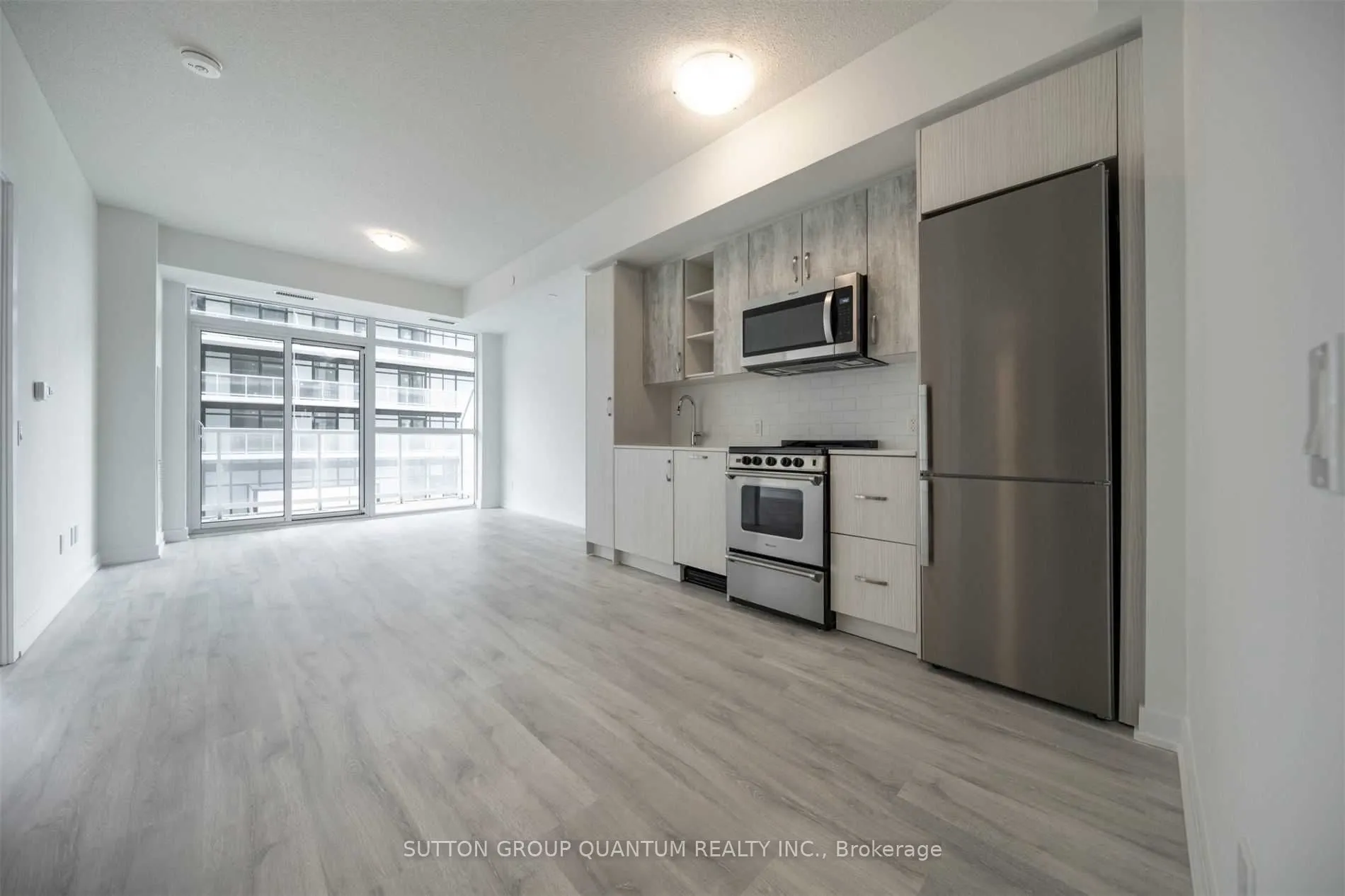 251 Manitoba Street, #614