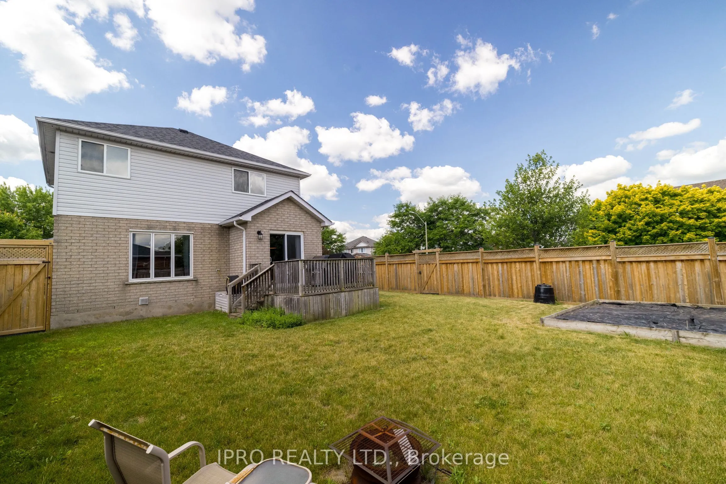 39 Beardmore Crescent